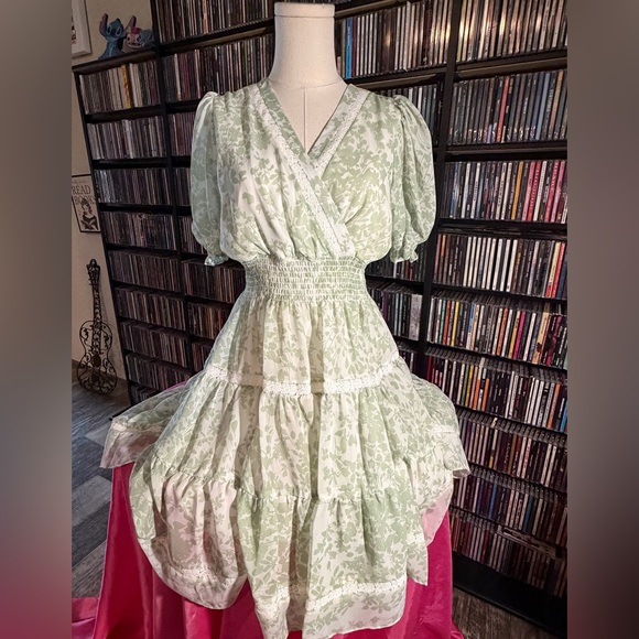 Taylor Dresses & Skirts - Taylor Petite Green Floral Midi Dress Cottagecore Smocked Puff Sleeve Size 4P